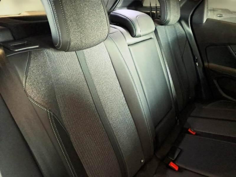 Peugeot 3008 130 EAT8 SeS ALLURE - foto 15