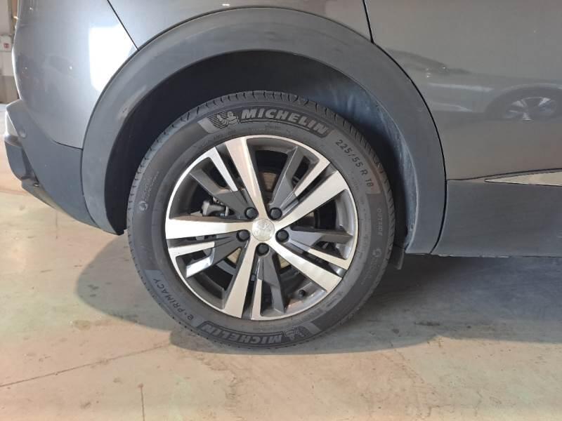 Peugeot 3008 130 EAT8 SeS ALLURE - foto 18