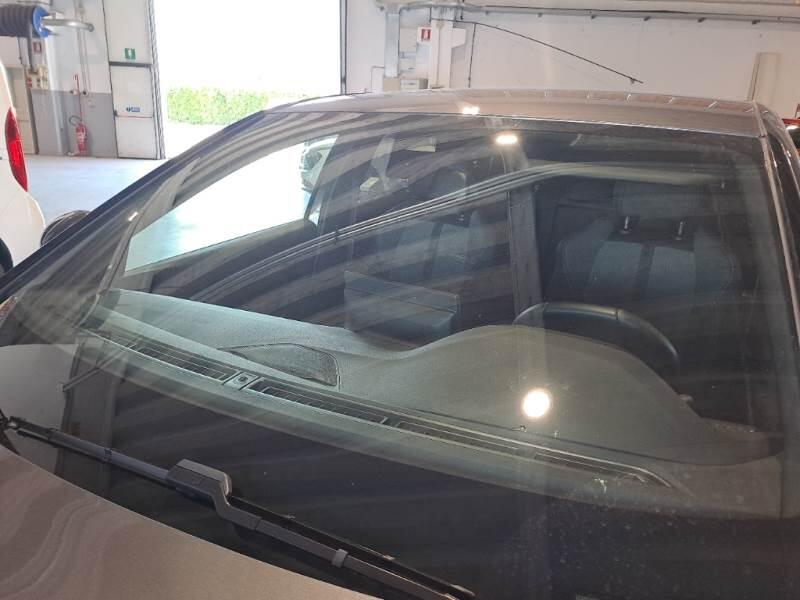 Peugeot 3008 130 EAT8 SeS ALLURE - foto 31