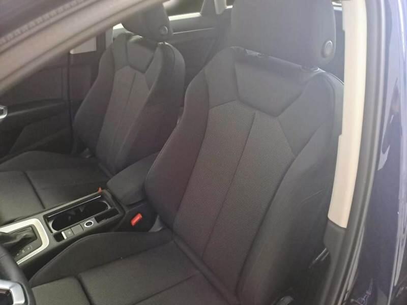 Audi Q3 35 TDI S TRONIC S LINE EDITION - foto 11