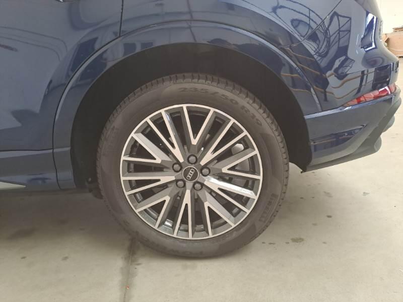 Audi Q3 35 TDI S TRONIC S LINE EDITION - foto 19