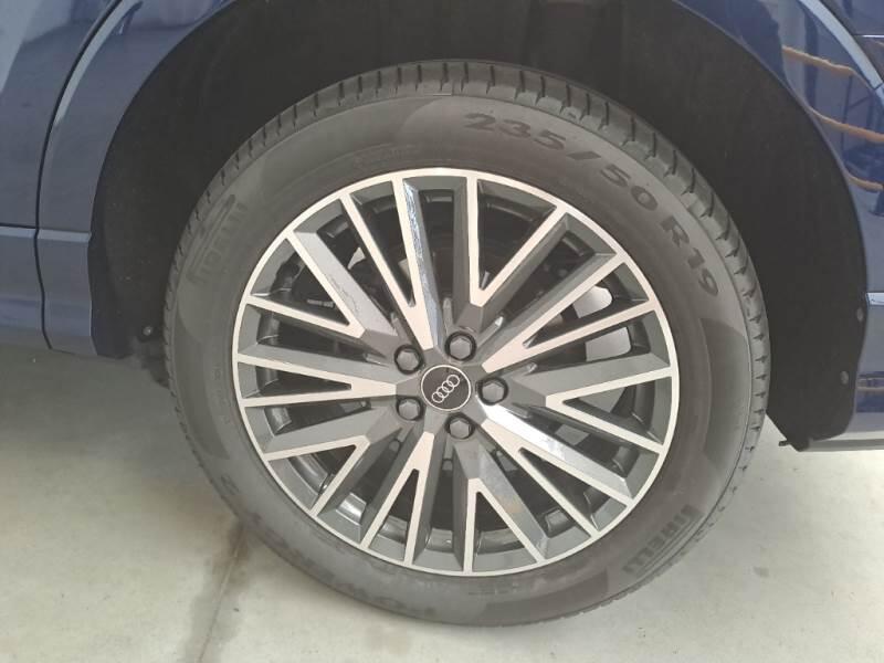 Audi Q3 35 TDI S TRONIC S LINE EDITION - foto 70