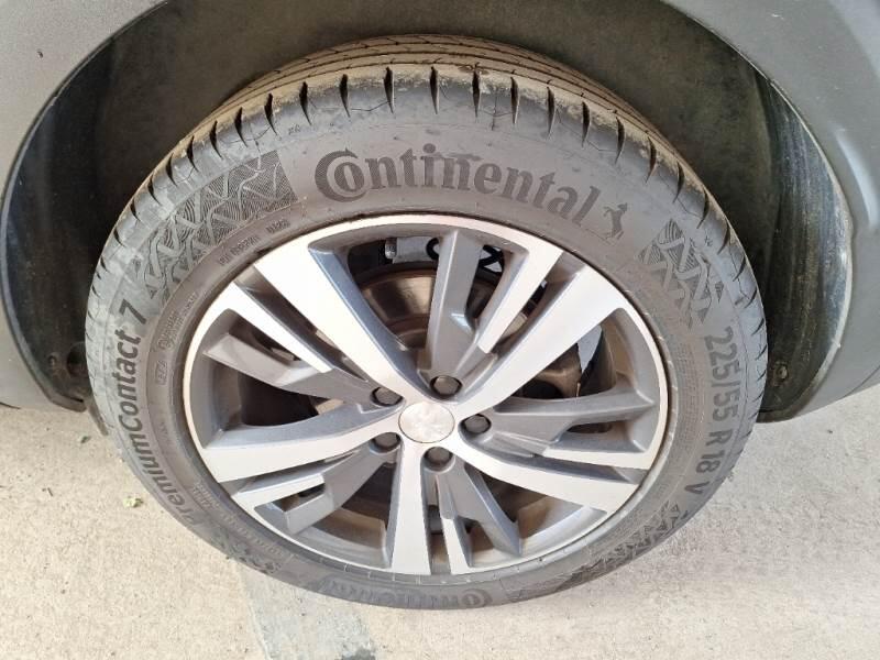 Peugeot 3008 130 EAT8 SeS ALLURE PACK - foto 19