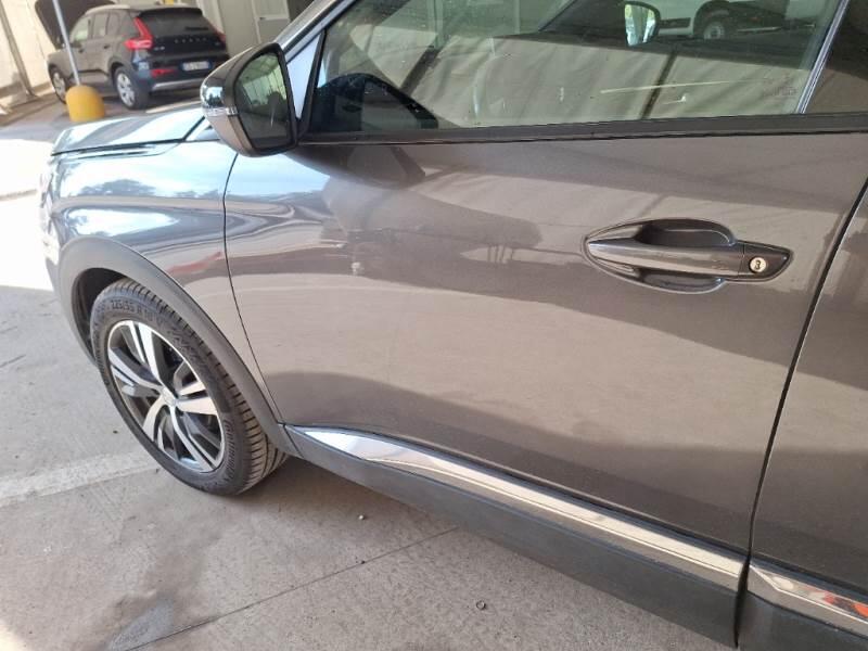 Peugeot 3008 130 EAT8 SeS ALLURE PACK - foto 46