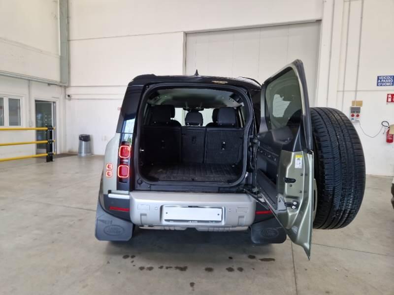 Land Rover Defender 3.0 D6 250 110 SE AWD AUTO. - foto 5
