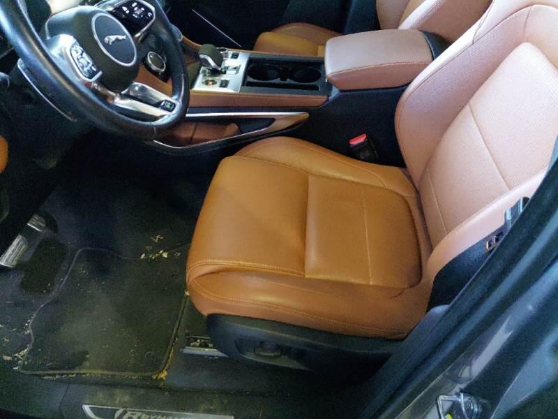 Jaguar F-Pace 3.0D D300 R-DYNAMIC SE AUTO 4WD - foto 12