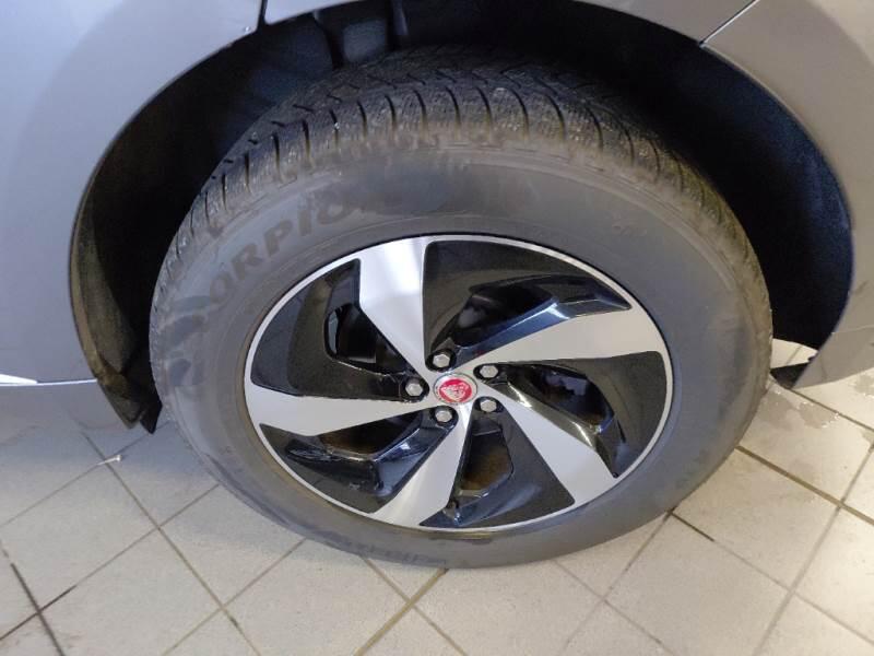 Jaguar F-Pace 3.0D D300 R-DYNAMIC SE AUTO 4WD - foto 19