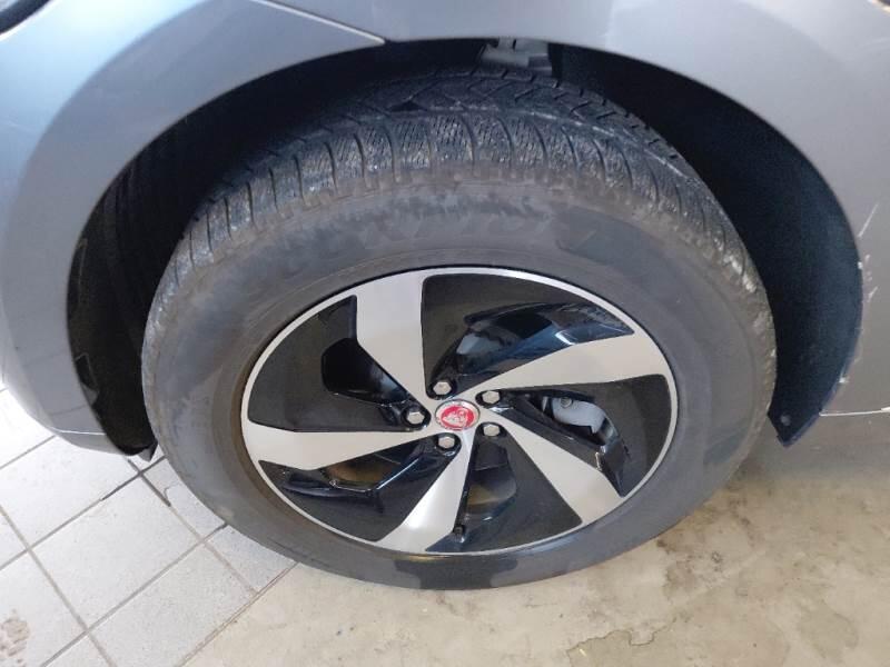 Jaguar F-Pace 3.0D D300 R-DYNAMIC SE AUTO 4WD - foto 20