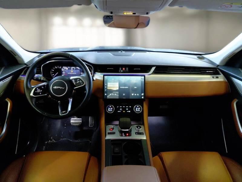 Jaguar F-Pace 3.0D D300 R-DYNAMIC SE AUTO 4WD - foto 3