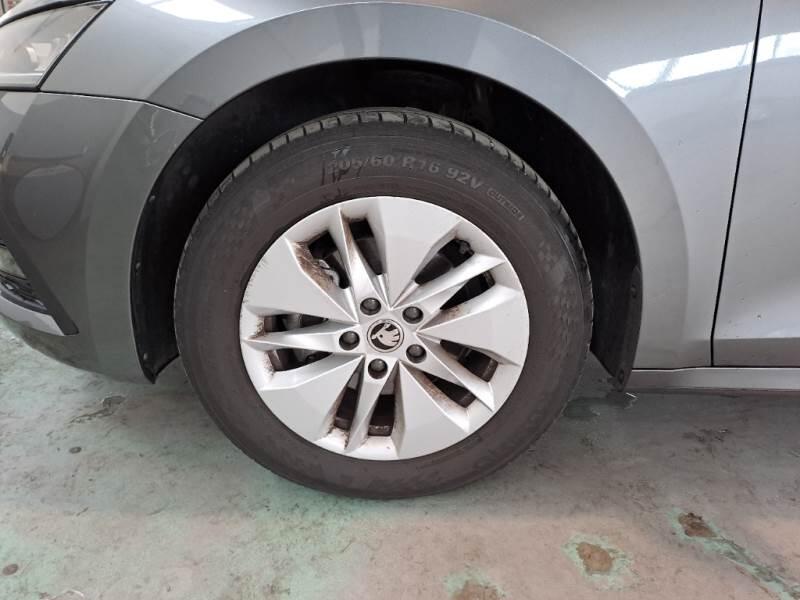 Skoda Octavia STATION WAGON 2.0 TDI EVO 85KW EXECUTIVE DSG - foto 20