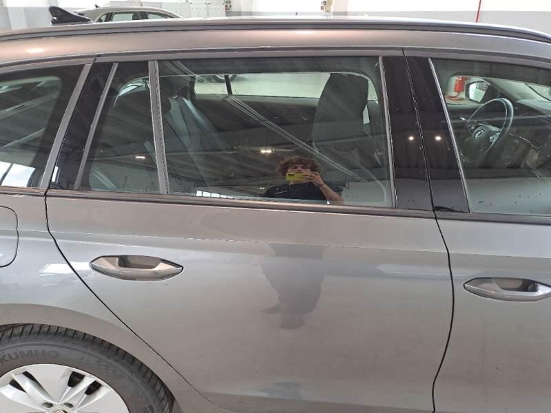 Skoda Octavia STATION WAGON 2.0 TDI EVO 85KW EXECUTIVE DSG - foto 27