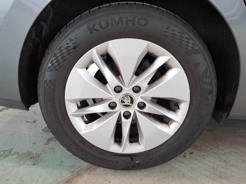 Skoda Octavia STATION WAGON 2.0 TDI EVO 85KW EXECUTIVE DSG - foto 47