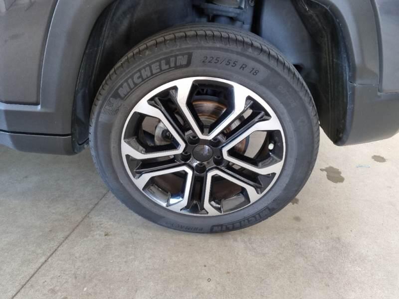 Jeep Compass 1.6 MJET II 96KW LIMITED - foto 17