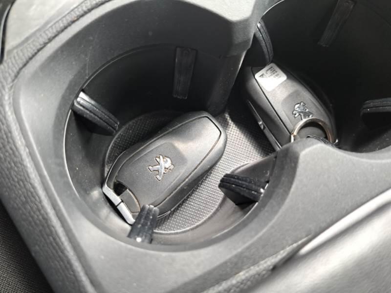 Peugeot 3008 130 EAT8 SeS ACTIVE PACK (AUTOCARRO) - foto 73