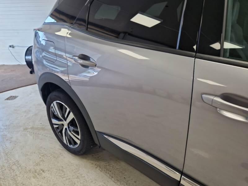 Peugeot 3008 SUV BLUEHDI 130 EAT8 SeS ALLURE - foto 37