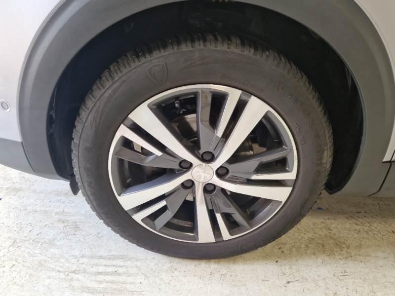Peugeot 3008 SUV BLUEHDI 130 EAT8 SeS ALLURE - foto 58