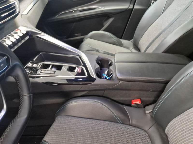 Peugeot 3008 SUV BLUEHDI 130 EAT8 SeS ALLURE - foto 66