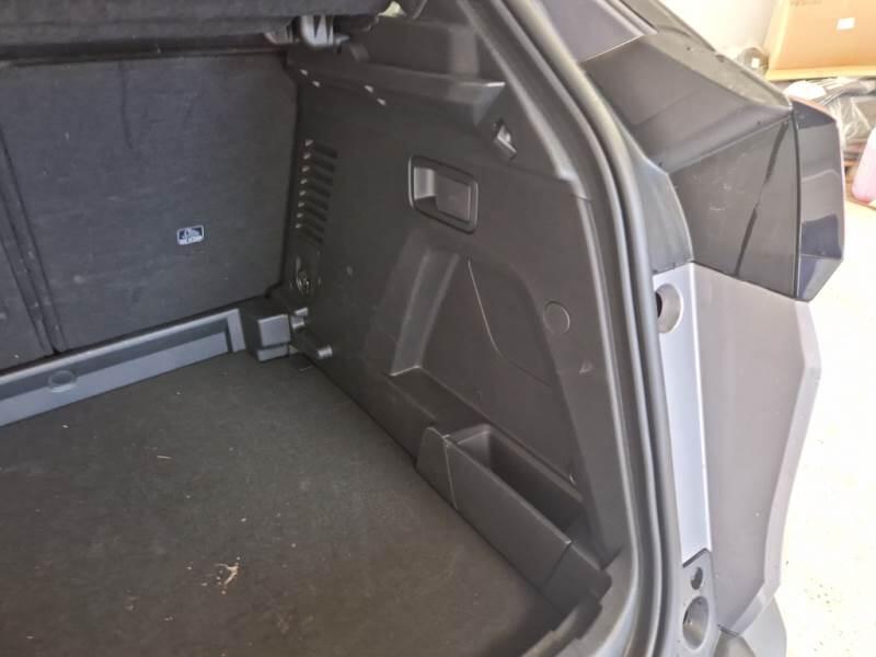Peugeot 3008 SUV BLUEHDI 130 EAT8 SeS ALLURE - foto 77