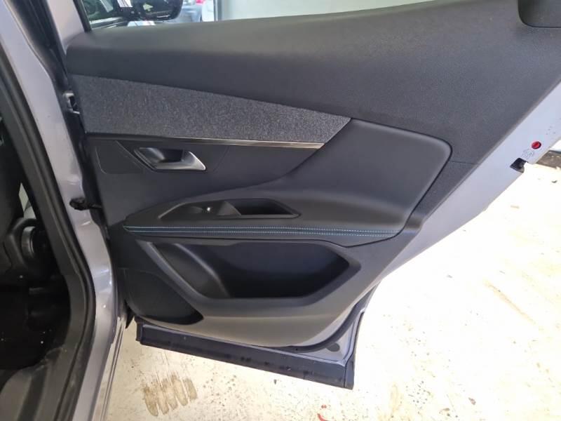 Peugeot 3008 SUV BLUEHDI 130 EAT8 SeS ALLURE - foto 84