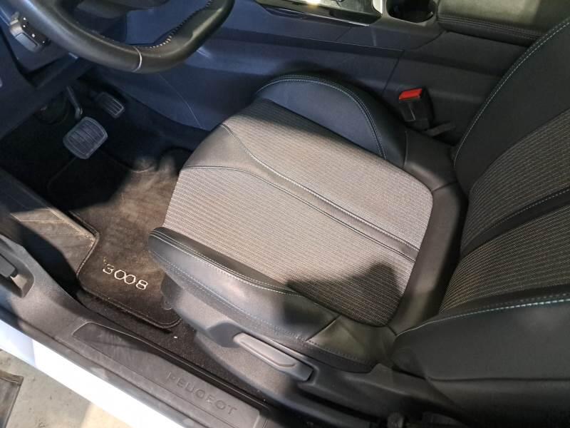 Peugeot 3008 130 EAT8 SeS ALLURE - foto 12
