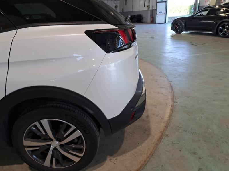 Peugeot 3008 130 EAT8 SeS ALLURE - foto 24