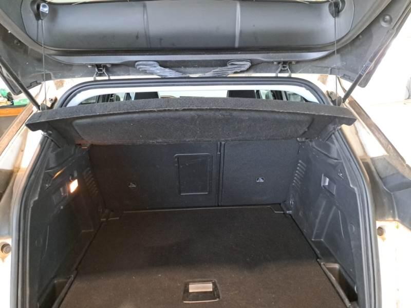 Peugeot 3008 130 EAT8 SeS ALLURE - foto 54