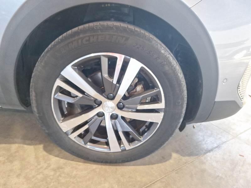 Peugeot 3008 130 EAT8 SeS ALLURE - foto 29