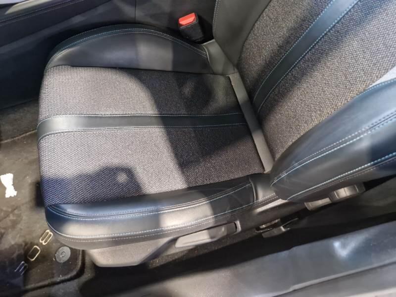 Peugeot 308-SW 130 EAT8 SeS AUT. - foto 12
