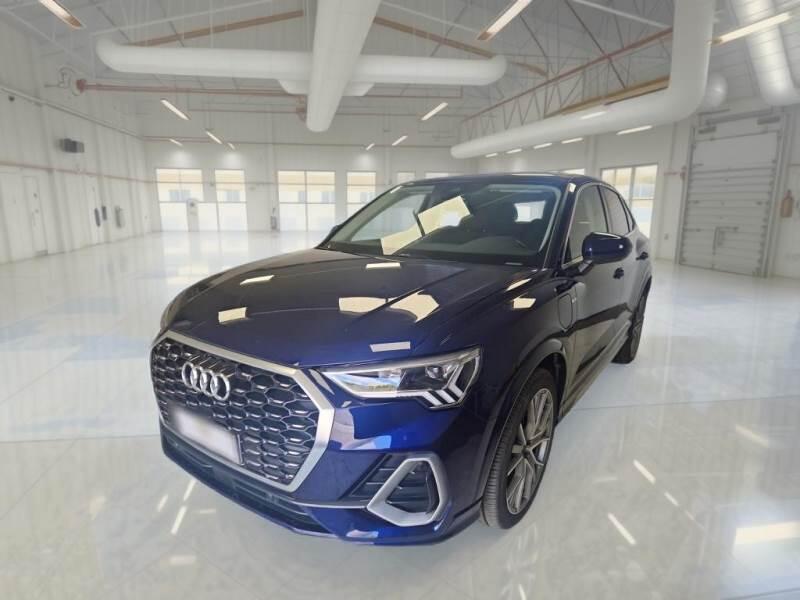 Audi Q3 45 TFSI E S TRONIC S LINE EDITION