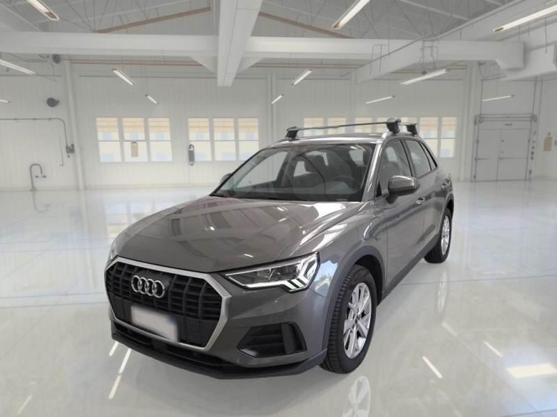 Audi Q3 45 TFSI E S TRONIC BUSINESS