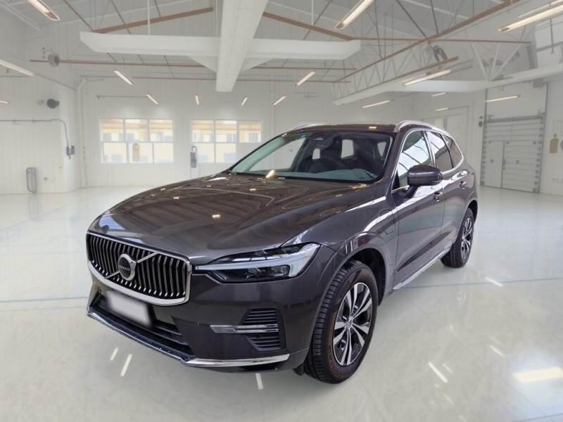 Volvo XC60 T6 PLUG-IN AWD AUTO CORE — Noleggio Lungo Termine Usato da €492/mese
